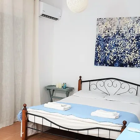 Ground Floor Studio 50 Meters From The Beach Apartment